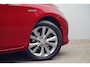 Toyota Auris 1.8 Hybrid Lease / Navi / Cruise / Afn. Trekhaak / All-season / 17 Inch LMV / Stoelverw.