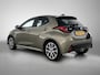 Toyota Yaris 1.5 Hybrid Executive | Lichte kleur half lederen interieur | Head-Up Display | Dodehoek detectie | stoel+Stuurverwarming | Parkeersensoren voor+achter |