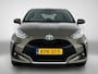 Toyota Yaris 1.5 Hybrid Executive | Lichte kleur half lederen interieur | Head-Up Display | Dodehoek detectie | stoel+Stuurverwarming | Parkeersensoren voor+achter |