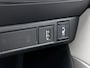 Toyota Yaris 1.5 Hybrid Executive | Lichte kleur half lederen interieur | Head-Up Display | Dodehoek detectie | stoel+Stuurverwarming | Parkeersensoren voor+achter |