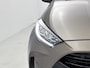 Toyota Yaris 1.5 Hybrid Executive | Lichte kleur half lederen interieur | Head-Up Display | Dodehoek detectie | stoel+Stuurverwarming | Parkeersensoren voor+achter |