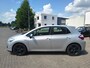Toyota Auris 1.8 Full Hybrid Limited keurig nette in Nederland nieuw geleverde goed onderhouden auto!
