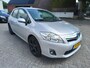 Toyota Auris 1.8 Full Hybrid Limited keurig nette in Nederland nieuw geleverde goed onderhouden auto!
