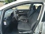 Toyota Auris 1.8 Full Hybrid Limited keurig nette in Nederland nieuw geleverde goed onderhouden auto!