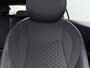 Volkswagen T-Roc R-Line First Edition 1.5 eTSI 150 PK Navigatie - 20 Inch - Trekhaak - Head-up display - Camera rondom - Demo!!!!