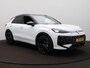 Volkswagen T-Roc R-Line First Edition 1.5 eTSI 150 PK Navigatie - 20 Inch - Trekhaak - Head-up display - Camera rondom - Demo!!!!