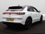 Volkswagen T-Roc R-Line First Edition 1.5 eTSI 150 PK Navigatie - 20 Inch - Trekhaak - Head-up display - Camera rondom - Demo!!!!