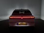 Volkswagen T-Roc R-Line First Edition 1.5 eTSI 150 PK Navigatie - 20 Inch - Trekhaak - Head-up display - Camera rondom - Demo!!!!