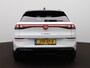 Volkswagen T-Roc R-Line First Edition 1.5 eTSI 150 PK Navigatie - 20 Inch - Trekhaak - Head-up display - Camera rondom - Demo!!!!