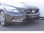 Volvo V40 T4 180PK Handgeschakeld Summum Achteruitrij camera/ Parkeersensoren achter/ Cruise Control/ BLIS/ Navigatie/ Leder