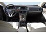 Volvo V40 T4 180PK Handgeschakeld Summum Achteruitrij camera/ Parkeersensoren achter/ Cruise Control/ BLIS/ Navigatie/ Leder