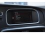 Volvo V40 T4 180PK Handgeschakeld Summum Achteruitrij camera/ Parkeersensoren achter/ Cruise Control/ BLIS/ Navigatie/ Leder
