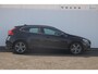 Volvo V40 T4 180PK Handgeschakeld Summum Achteruitrij camera/ Parkeersensoren achter/ Cruise Control/ BLIS/ Navigatie/ Leder