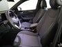 Volkswagen Tiguan 1.5 eTSI Life Edition 130 pk Automaat (DSG) | Verlengde garantie | Navigatie | Panoramadak | Trekhaak (wegklapbaar) | Parkeersensoren (Park assist) | Achteruitrijcamera |