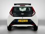 Toyota Aygo 1.0 VVT-i x-play cabrio | 1e Eigenaar | NIEUW GELEVERD & ONDERHOUDEN | Apple Carplay / Android Auto | SL32