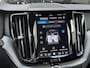 Volvo XC60 2.0 T8 Plug-in hybrid AWD Ultimate Dark 455 PK | Luchtvering | 22 inch | Trekhaak | 360 Camera | H/K | Head up display