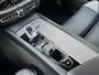 Volvo XC60 2.0 T8 Plug-in hybrid AWD Ultimate Dark 455 PK | Luchtvering | 22 inch | Trekhaak | 360 Camera | H/K | Head up display