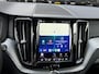 Volvo XC60 2.0 T8 Plug-in hybrid AWD Ultimate Dark 455 PK | Luchtvering | 22 inch | Trekhaak | 360 Camera | H/K | Head up display