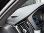 Volvo XC60 2.0 T8 Plug-in hybrid AWD Ultimate Dark 455 PK | Luchtvering | 22 inch | Trekhaak | 360 Camera | H/K | Head up display