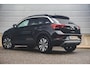 Volkswagen T-Roc 1.0 TSI 115pk Life Edition | Dodehoekdetectie | Navigatie | Stoelverwarming