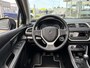 Suzuki S-Cross SX4 1.6 Exclusive / NL-Auto / Open-Panodak / Stoelverwarming / Cruise-Control / Climate-Control / Radio-Bluetooth / Elektr.-Ramen V+A / 18'' LMV / All-Season / ENZ.