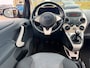 Ford Ka 1.2 Titanium X start/stop met airco en een nieuwe Apk en zeer goed onderhouden