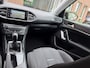 Peugeot 308 1.2 VTi Active /bj.2014 / kleur: grijs/ navigatie/trekhaak/5 deurs/climate/etc/ NAP met 149485 km.en APK tot 06/2027.
