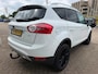 Ford Kuga 2.5 AWD en 200 Pk en trekhaak en parkeersensoren en bluetooth telefoon en airco
