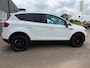 Ford Kuga 2.5 AWD en 200 Pk en trekhaak en parkeersensoren en bluetooth telefoon en airco