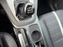 Ford Kuga 2.5 AWD en 200 Pk en trekhaak en parkeersensoren en bluetooth telefoon en airco