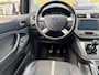 Ford Kuga 2.5 AWD en 200 Pk en trekhaak en parkeersensoren en bluetooth telefoon en airco