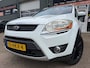 Ford Kuga 2.5 AWD en 200 Pk en trekhaak en parkeersensoren en bluetooth telefoon en airco