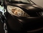 Peugeot 107 1.0-12V Sublime - ORIGINEEL NEDERLANDSE AUTO - AFKOMSTIG VAN 1E EIGENAAR - AIRCO - TOERENTELLER - AUDIO PEUGEOT - ELEKTRISCHE RAMEN VOOR - HOMMEL ONDERHOUDEN - LAGE KILOMETERSTAND - VERKEERT IN MOOIE STAAT - POPULAIR MODEL - RESERVEWIEL