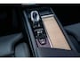 Volvo XC60 2.0 T6 Plug-in hybrid AWD Ultra Dark | SOH 99% | Panoramadak | Luchtvering | Trekhaak | Head-Up Display | 360° Camera | Harman/Kardon Audio | Sportstoelen | Lichtmetalen Velgen 20 inch | Elektrische Achterklep | Parkeersensoren