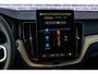 Volvo XC60 2.0 T6 Plug-in hybrid AWD Ultra Dark | SOH 99% | Panoramadak | Luchtvering | Trekhaak | Head-Up Display | 360° Camera | Harman/Kardon Audio | Sportstoelen | Lichtmetalen Velgen 20 inch | Elektrische Achterklep | Parkeersensoren