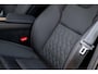 Volvo XC60 2.0 T6 Plug-in hybrid AWD Ultra Dark | SOH 99% | Panoramadak | Luchtvering | Trekhaak | Head-Up Display | 360° Camera | Harman/Kardon Audio | Sportstoelen | Lichtmetalen Velgen 20 inch | Elektrische Achterklep | Parkeersensoren