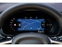 Volvo XC60 2.0 T6 Plug-in hybrid AWD Ultra Dark | SOH 99% | Panoramadak | Luchtvering | Trekhaak | Head-Up Display | 360° Camera | Harman/Kardon Audio | Sportstoelen | Lichtmetalen Velgen 20 inch | Elektrische Achterklep | Parkeersensoren