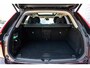 Volvo XC60 2.0 T6 Plug-in hybrid AWD Ultra Dark | SOH 99% | Panoramadak | Luchtvering | Trekhaak | Head-Up Display | 360° Camera | Harman/Kardon Audio | Sportstoelen | Lichtmetalen Velgen 20 inch | Elektrische Achterklep | Parkeersensoren