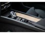 Volvo XC60 2.0 T6 Plug-in hybrid AWD Plus Dark | Facelift | Head-Up | Panoramadak | Trekhaak | 360 Camera | All-Season Banden | Google | Stoel en Stuurverwarming |