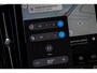 Volvo XC60 2.0 T6 Plug-in hybrid AWD Plus Dark | Facelift | Head-Up | Panoramadak | Trekhaak | 360 Camera | All-Season Banden | Google | Stoel en Stuurverwarming |