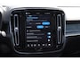 Volvo C40 252PK Automaat Single Ext. Range Plus 82 kWh / Adaptive cruise control / Pilot assist / BLIS / Stoel en stuur verwarming / Elektrische achterklep / Parkeersensoren met camera / Google infotainment / Panoramadak
