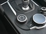 Alfa Romeo Giulia Super 2.0 Turbo 200pk Automaat CAMERA | DAB | DODE HOEK | 17''LM | HALF COGNAC LEDER | NAVI