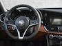Alfa Romeo Giulia Super 2.0 Turbo 200pk Automaat CAMERA | DAB | DODE HOEK | 17''LM | HALF COGNAC LEDER | NAVI
