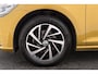 Volkswagen Golf 1.5 TSI Highline Business | CarPlay | Standkachel | Stoelverwarming | LED | Parkeersensoren |