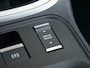 Jeep Avenger Summit 1.2 e-Hybrid 110pk Automaat STOELVERWARMING | 18''LM | PRIVACY GLASS | DODE HOEK | ADAP. CRUISE | SFEERVERLICHTING