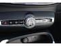Volvo EX40 Single Motor Extended Range Plus Black Ed. 82 kWh | Apple carplay/ Android auto | Electronic climate controle | 20" lichtmetalen velgen | Voorstoelen verwarmd | Warmtepomp | Keyless entry |