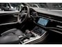 Audi RS Q8 4.0 TFSI B&O Ceramic HUD Massage Carbon Softclose Nachtzicht ACC Keyless 360 Camera Stoelventilatie Elektr. achterklep Memory seats Elektr. trekhaak Navi Niveauregeling PDC Stoelverwarming LM velgen