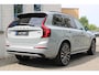 Volvo XC90 T8 Plug-in hybrid AWD Ultra Black Edit. Executive | Extra getint glas achter | Nappa leder met ventilatie | Gelamineerde zijruiten rondom | Bowers & Wilkins audiosysteem | Luchtvering voor en achter met FOUR-C settings | Grafisch Head-up Display | Visual Park Assist (incl. 360º view) | Elektrisch bedienbaar glazen panoramisch schuif-/kanteldak met elektrisch bedienbaar zonnescherm