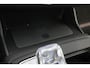 Volvo XC90 T8 Plug-in hybrid AWD Ultra Black Edit. Executive | Extra getint glas achter | Nappa leder met ventilatie | Gelamineerde zijruiten rondom | Bowers & Wilkins audiosysteem | Luchtvering voor en achter met FOUR-C settings | Grafisch Head-up Display | Visual Park Assist (incl. 360º view) | Elektrisch bedienbaar glazen panoramisch schuif-/kanteldak met elektrisch bedienbaar zonnescherm
