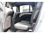 Volvo XC90 T8 Plug-in hybrid AWD Ultra Black Edit. Executive | Extra getint glas achter | Nappa leder met ventilatie | Gelamineerde zijruiten rondom | Bowers & Wilkins audiosysteem | Luchtvering voor en achter met FOUR-C settings | Grafisch Head-up Display | Visual Park Assist (incl. 360º view) | Elektrisch bedienbaar glazen panoramisch schuif-/kanteldak met elektrisch bedienbaar zonnescherm